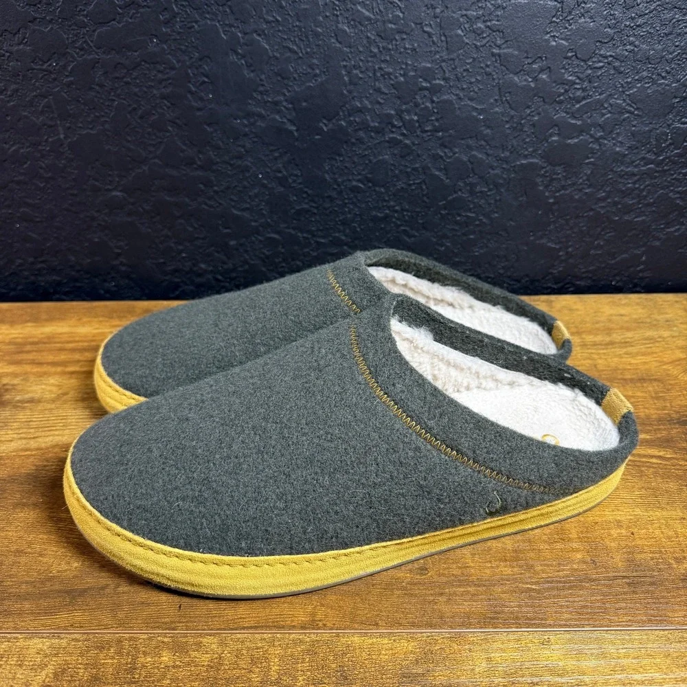 OluKai Hamani Hulu 10542 Dark Wood Wool Sheepskin Slipper Mens Size 11 EU 44